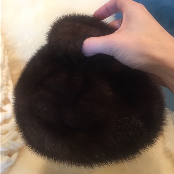 Vintage mink hat with mink Pom Pom on top! - Picture 6 of 9